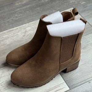 Seven7 Harper boot in Oak size 6 ankle boot nwt new with tags